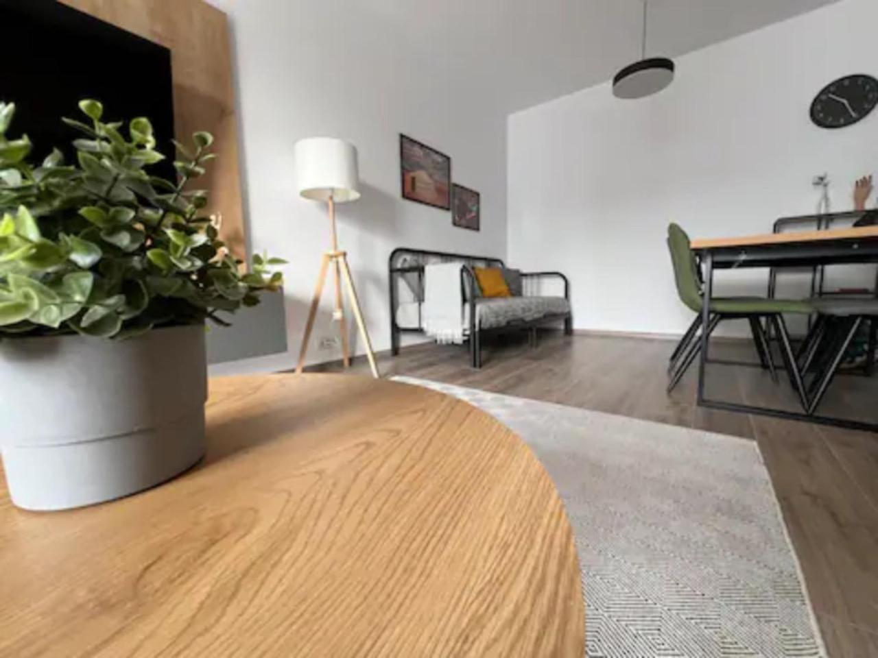 High-Rise Luxury Apartment With Free Parking Бухарест Экстерьер фото