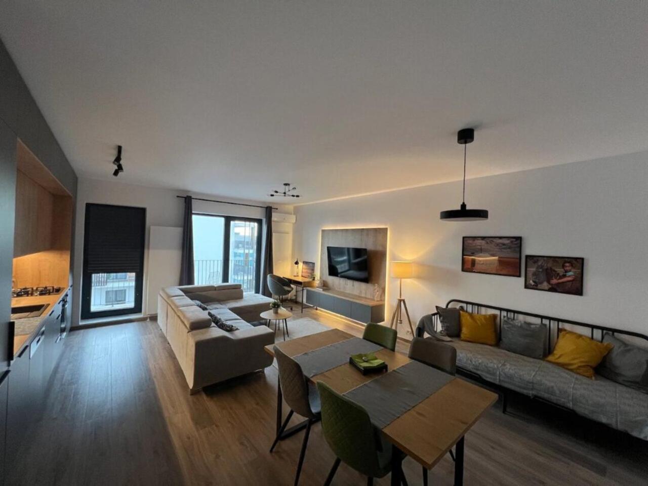 High-Rise Luxury Apartment With Free Parking Бухарест Экстерьер фото