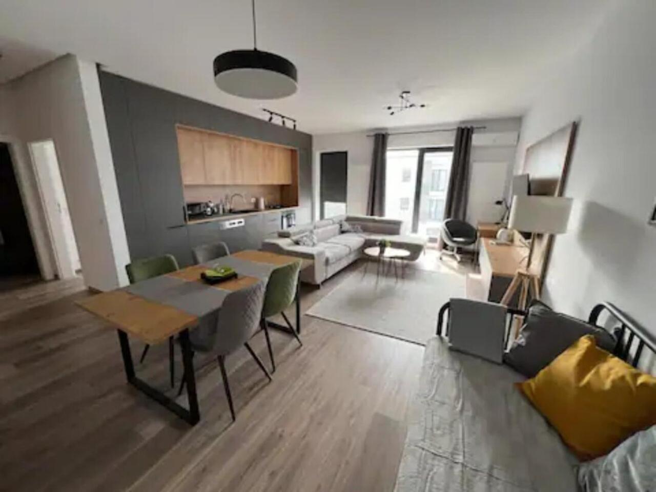 High-Rise Luxury Apartment With Free Parking Бухарест Экстерьер фото