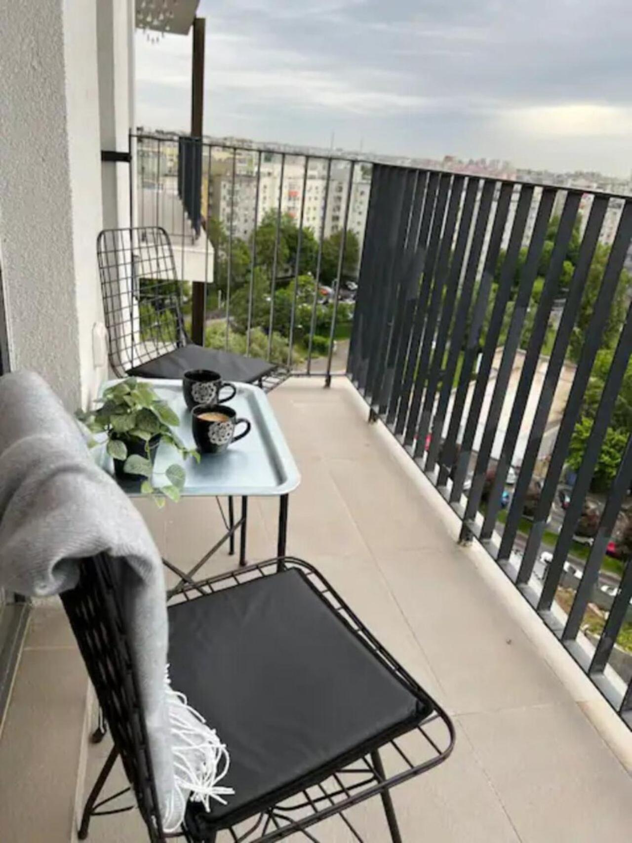 High-Rise Luxury Apartment With Free Parking Бухарест Экстерьер фото