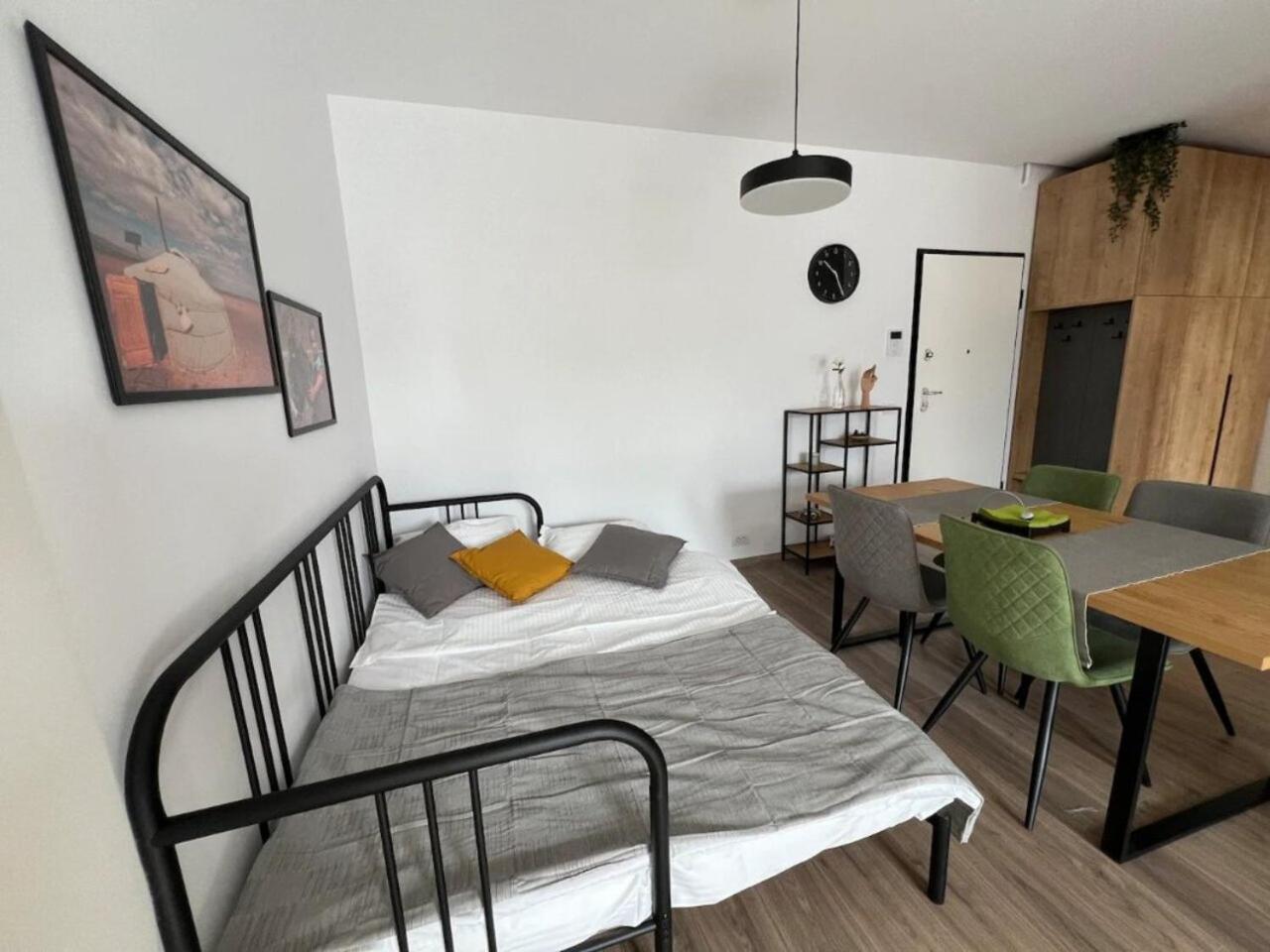 High-Rise Luxury Apartment With Free Parking Бухарест Экстерьер фото