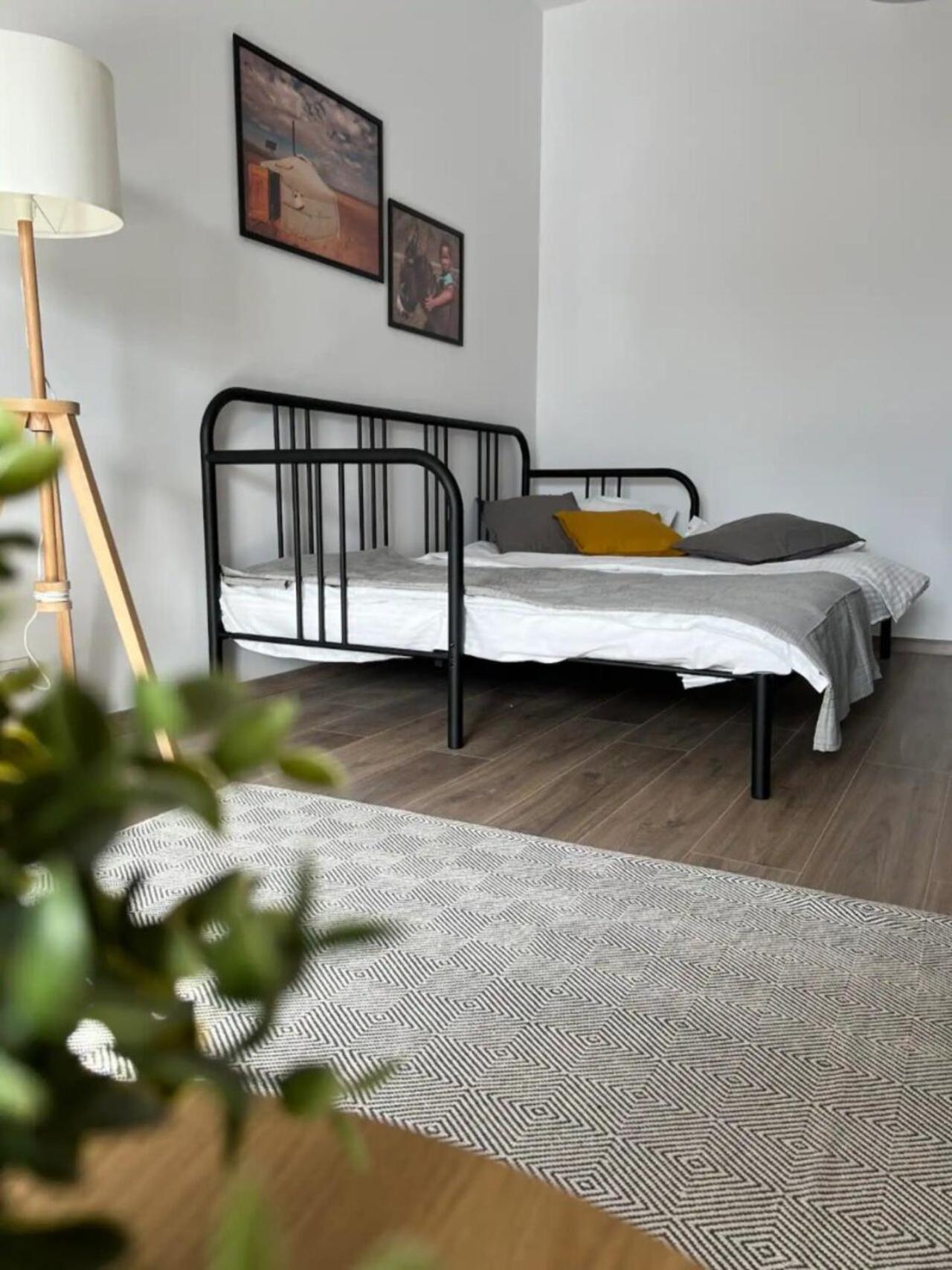 High-Rise Luxury Apartment With Free Parking Бухарест Экстерьер фото